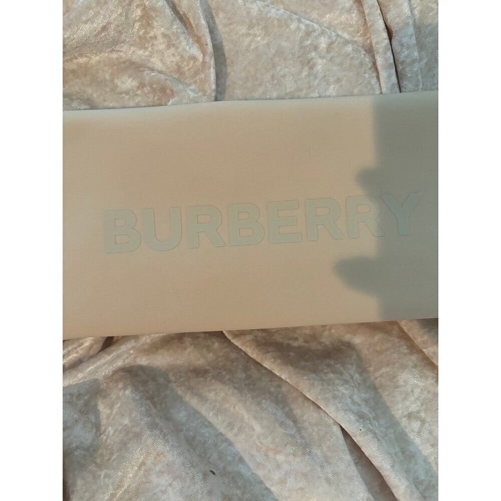 Burberry cosmetics pouch - Picture 2 of 5